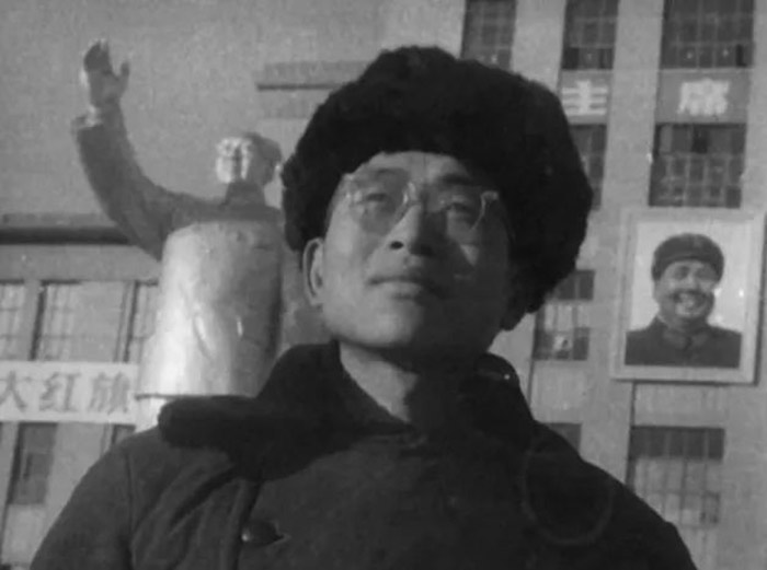 1966年，司徒兆光從蘇聯(lián)歸國，為北京工業(yè)學院創(chuàng)作毛主席雕像.jpg