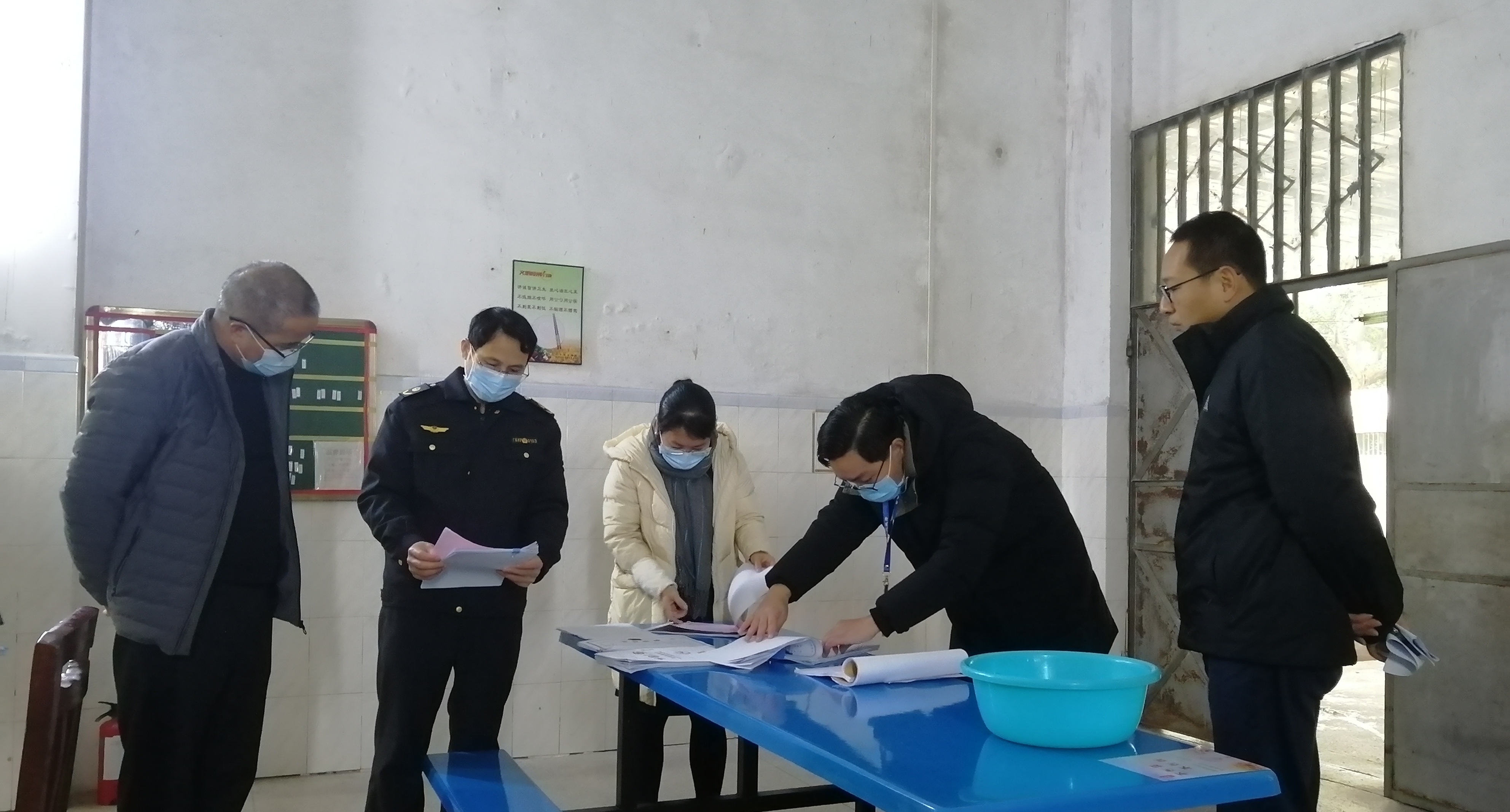 1黃巧娜同志帶隊(duì)開展2022年度春季校園食品安全檢查行動(dòng).jpg