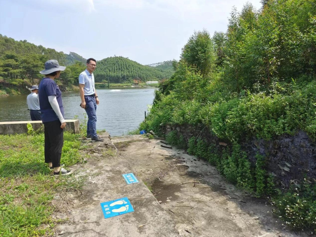 4深入排查轄區(qū)水庫(kù)、山塘，提前排洪騰出足夠庫(kù)容.png