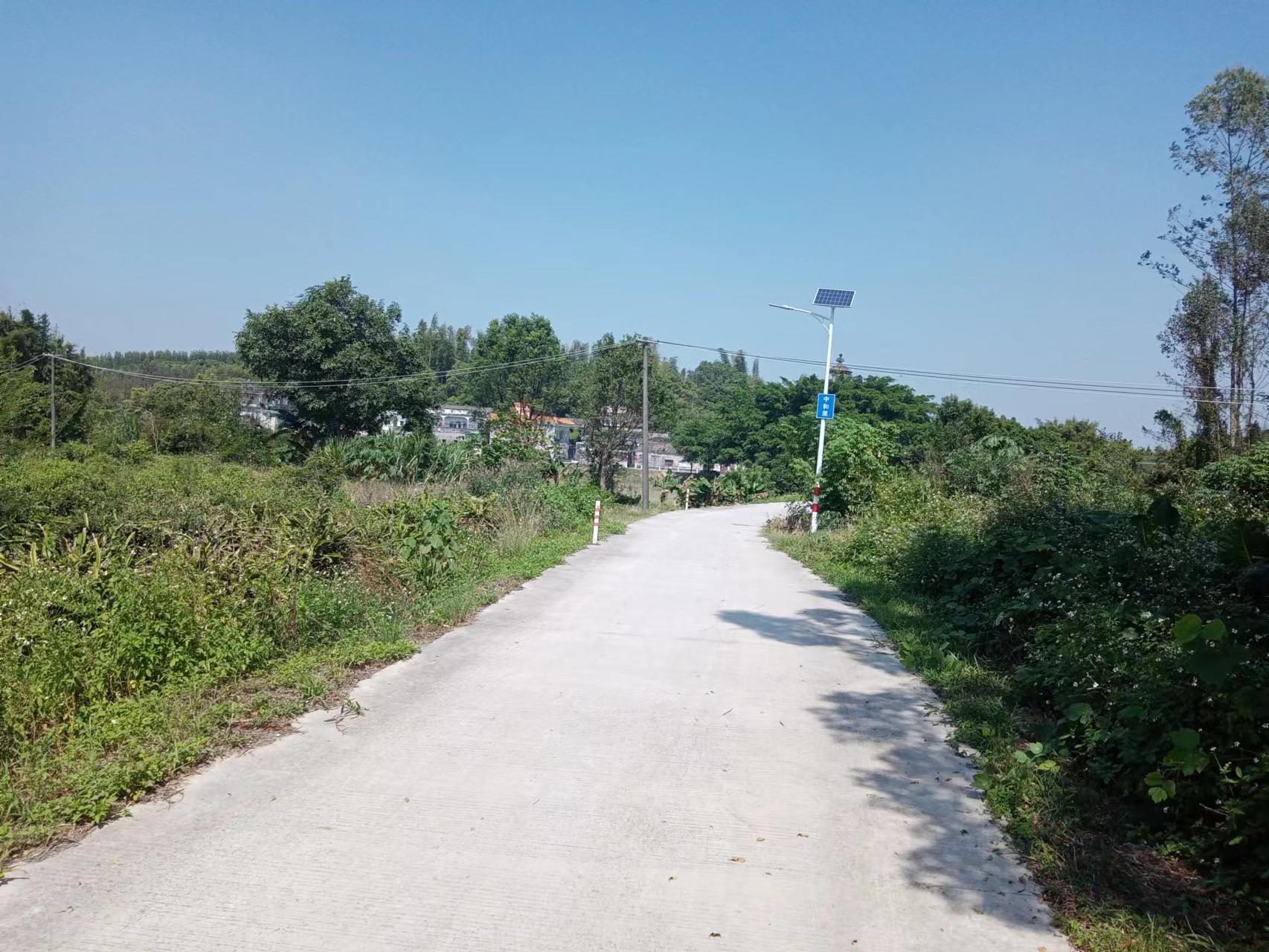 01蜆岡鎮(zhèn)建設好農(nóng)村公路-1中和村道（1-4四宮格）.jpg