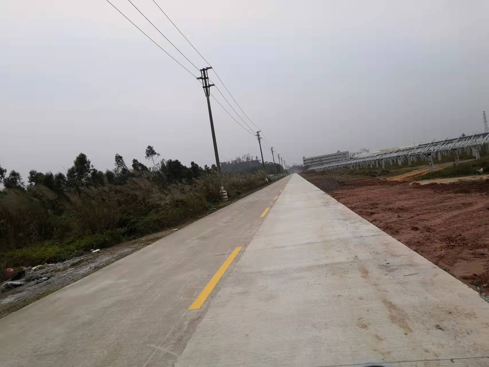 01蜆岡鎮(zhèn)建設好農(nóng)村公路-2禾眠村道.jpg