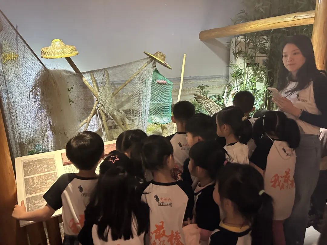 “品非遺雅韻 頌愛國華章”2025年開平市社會(huì)主義核心價(jià)值觀教育活動(dòng)在開平非遺館舉行